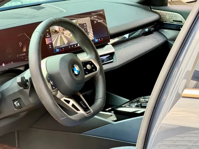 BMW 5 Series — Фото автомобиля 5