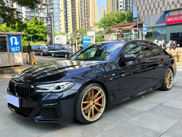 Фотография автомобиля — BMW 5 Series