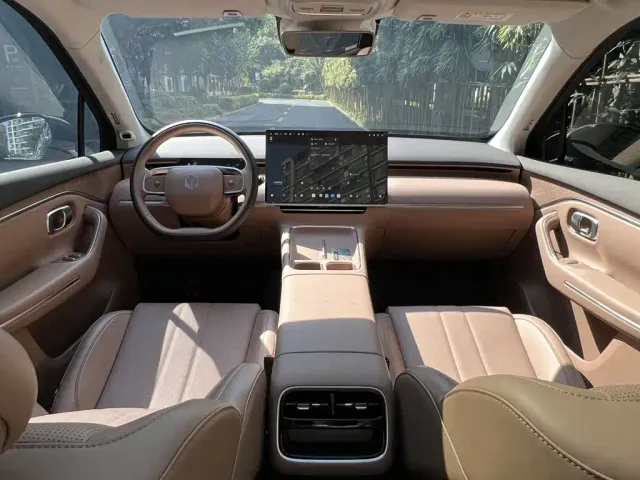 Leapmotor C10 — Фото автомобиля 9
