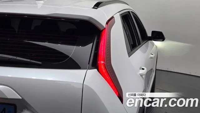 Kia Niro — Фото автомобиля 8
