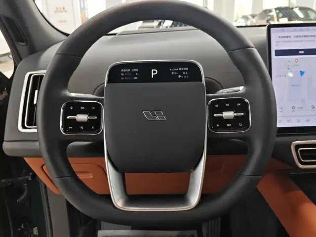 Li Auto L7 — Фото автомобиля 15