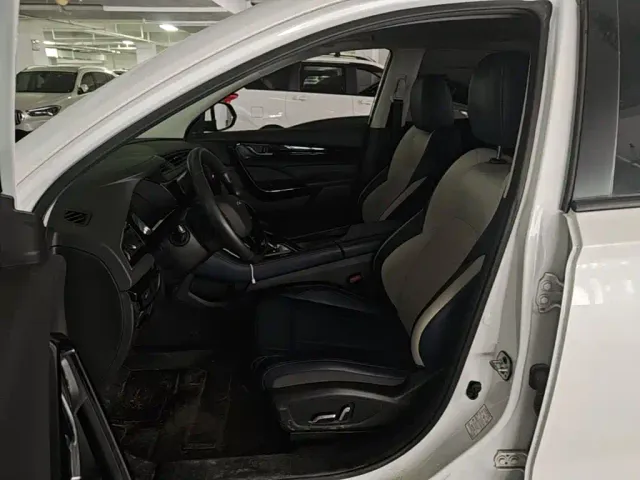 Dongfeng Fengshen AX7 — Фото автомобиля 12