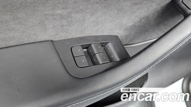 Tesla Model Y — Фото автомобиля 25