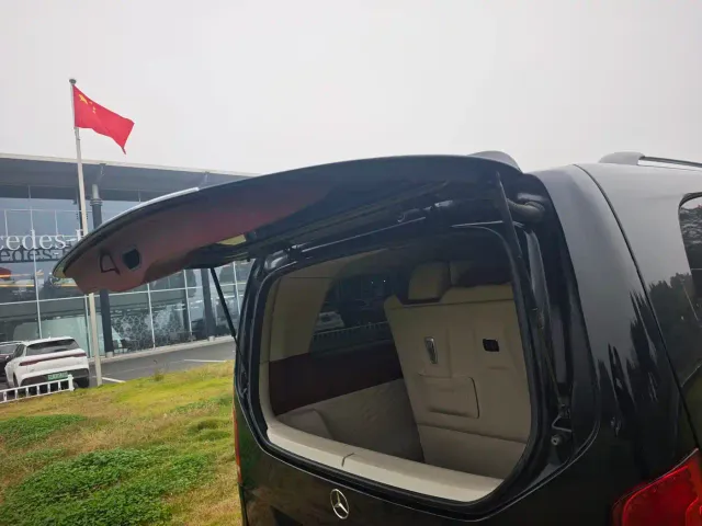 Mercedes-Benz V-Class — Фото автомобиля 23