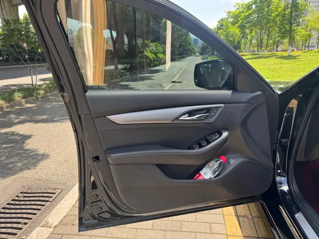 Cadillac CT5 — Фото автомобиля 6