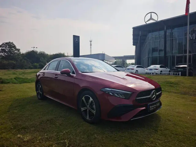 Mercedes-Benz A-Class — Фото автомобиля 3