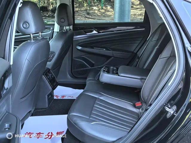 Volkswagen Passat — Фото автомобиля 11