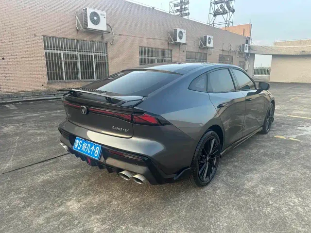 Changan UNI-V — Фото автомобиля 9