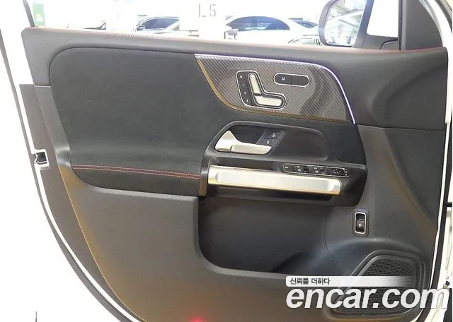 Mercedes-Benz GLB-Class — Фото автомобиля 11