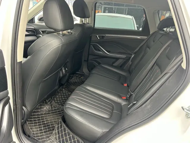 Bestune T55 — Фото автомобиля 10