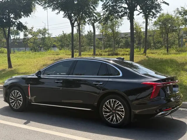 Hongqi H5 — Фото автомобиля 3