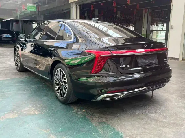 Hongqi H5 — Фото автомобиля 13