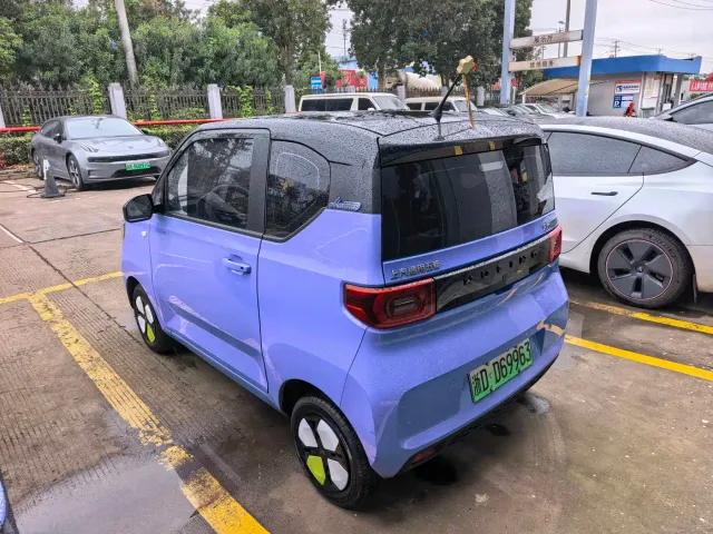 Wuling Hongguang Mini EV — Фото автомобиля 6