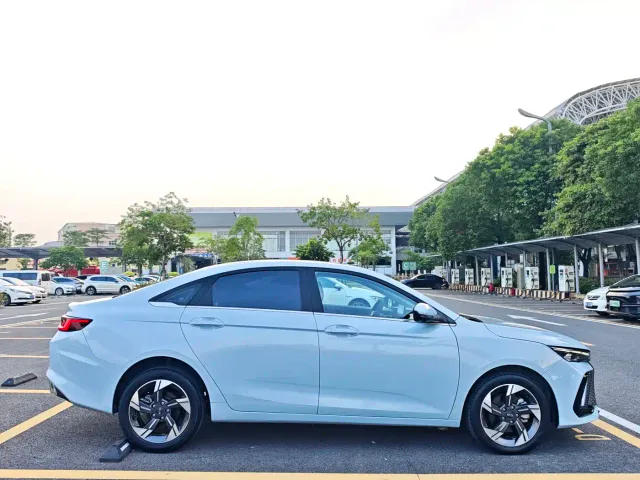 Geely Emgrand L — Фото автомобиля 5