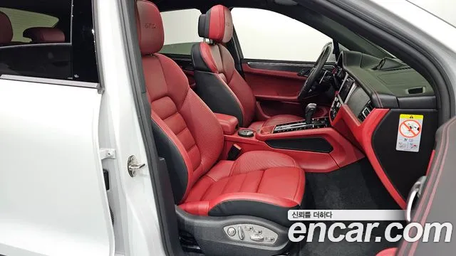 Porsche Macan — Фото автомобиля 11