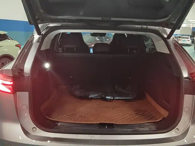 Roewe RX5 — Фото автомобиля 15