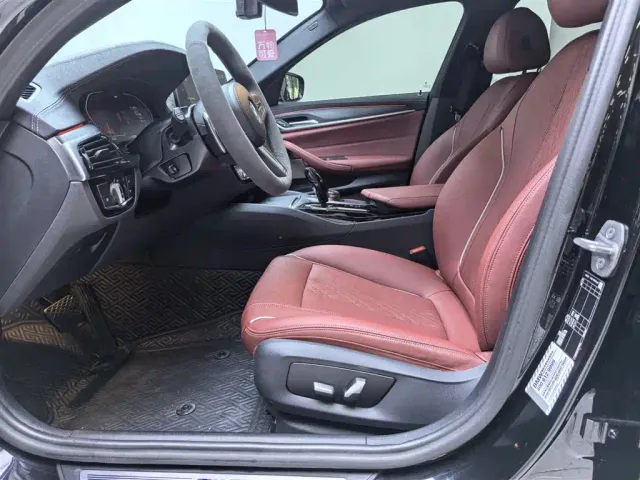 BMW 5 Series — Фото автомобиля 9