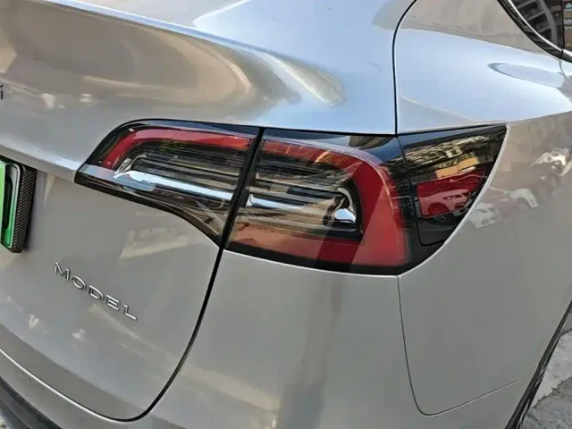 Tesla Model Y — Фото автомобиля 7