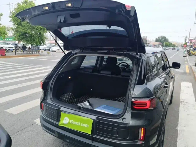Geely ICON — Фото автомобиля 9