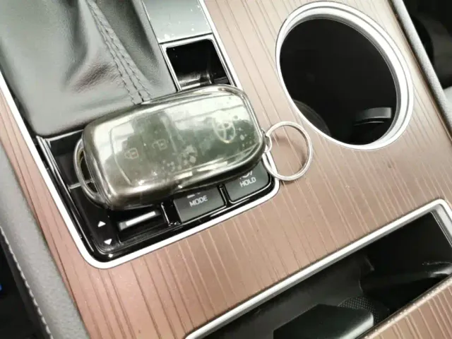 Toyota Granvia — Фото автомобиля 8