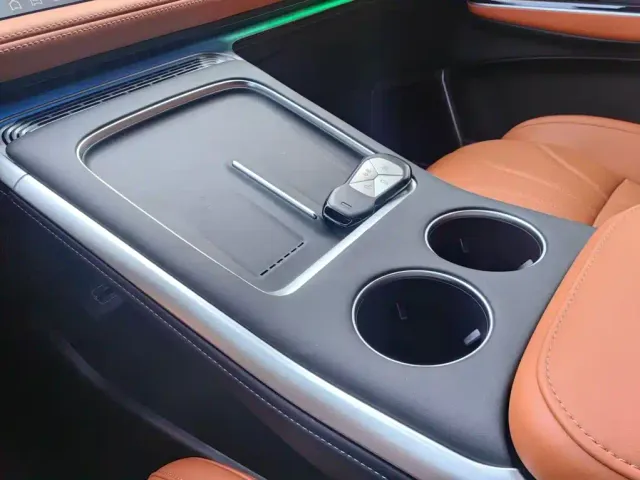 Xpeng G9 — Фото автомобиля 7
