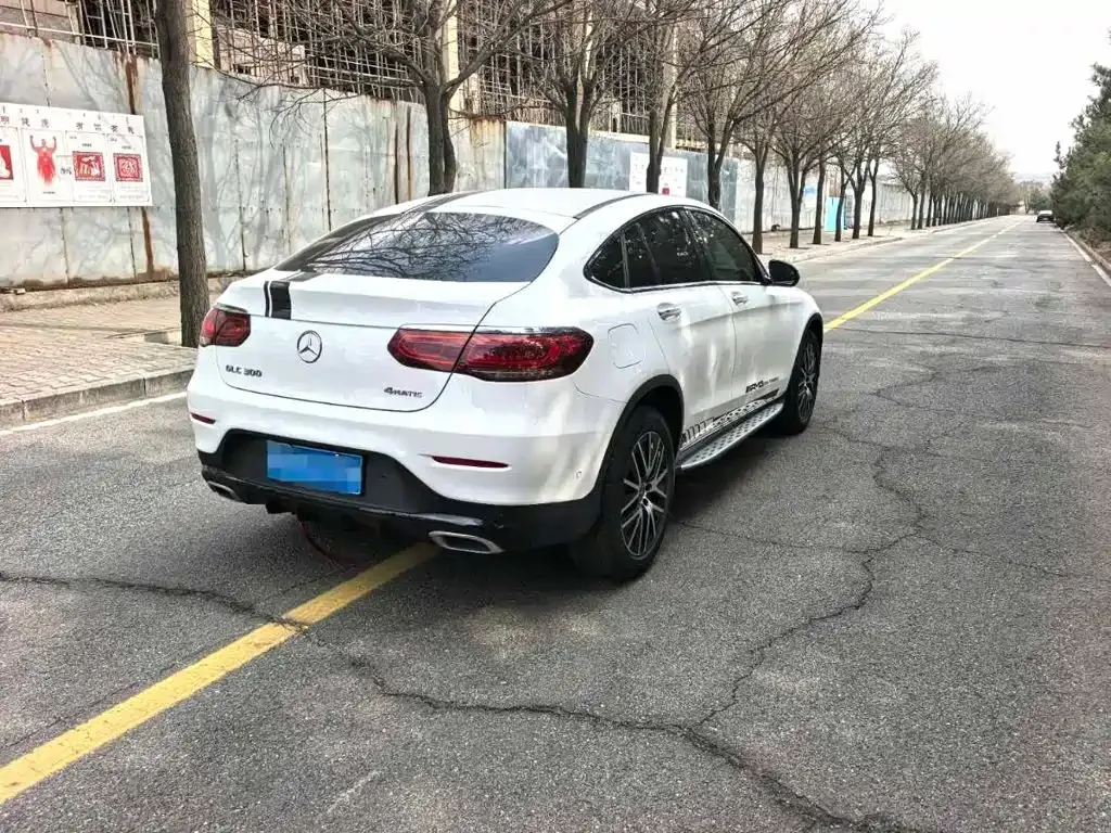 Mercedes-Benz Mercedes-Benz GLC Coupe 2022 GLC 300 4MATIC Coupe SUV — Фото автомобиля 9