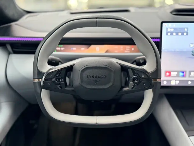Lynk & Co Z10 — Фото автомобиля 12