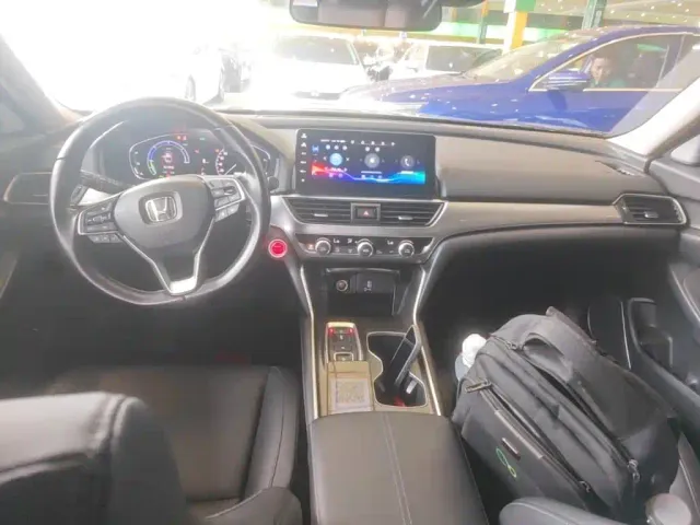 Honda Accord — Фото автомобиля 9