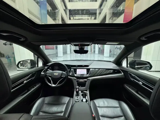 Cadillac XT6 — Фото автомобиля 15