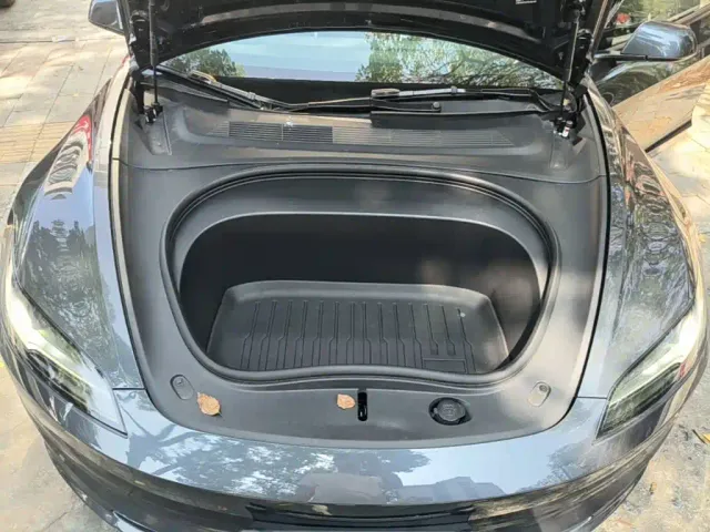 Tesla Model 3 — Фото автомобиля 19