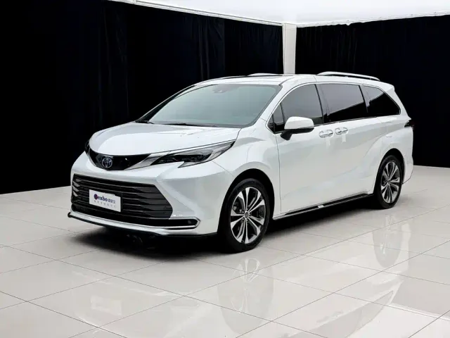 Фотография автомобиля — Toyota Sienna