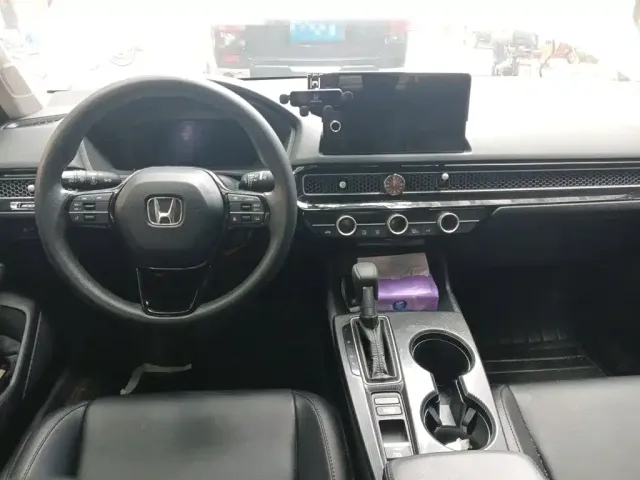 Honda Civic 2023 240TURBO CVT Sporty·C-Special Edition — Фото автомобиля 5
