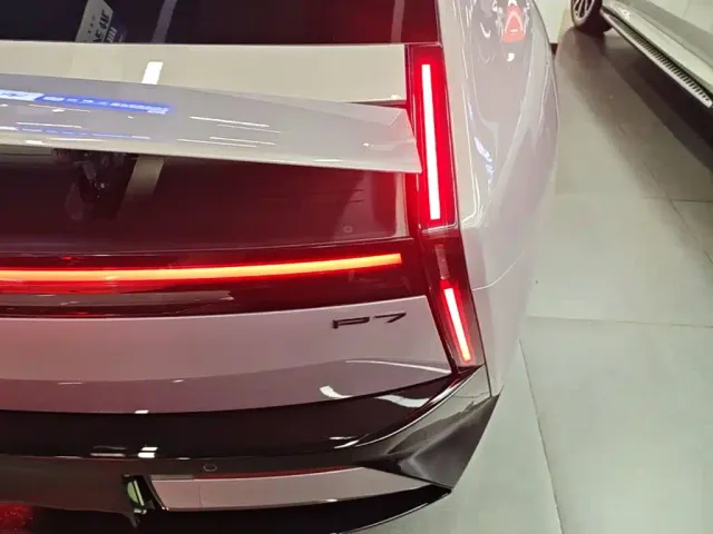 Xpeng P7 — Фото автомобиля 7