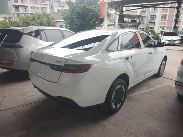 Geely Geometry A — Фото автомобиля 6