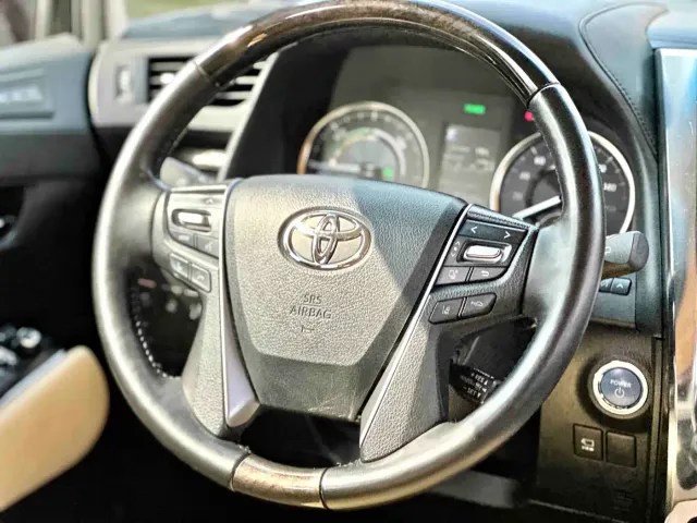 Toyota Vellfire — Фото автомобиля 7