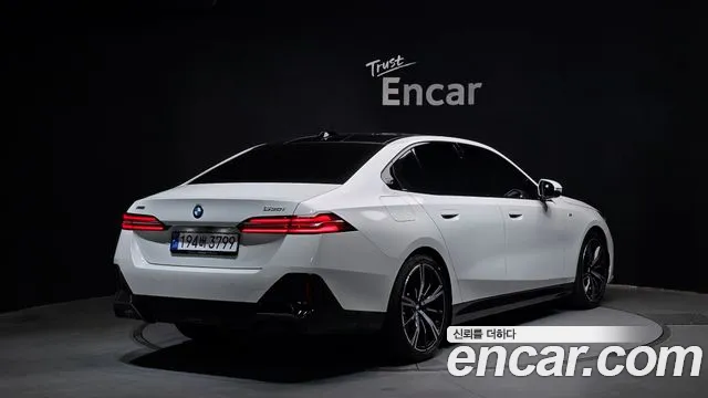 BMW 5-Series 5 серия (G60) 530i xDrive M Sport — Фото автомобиля 2