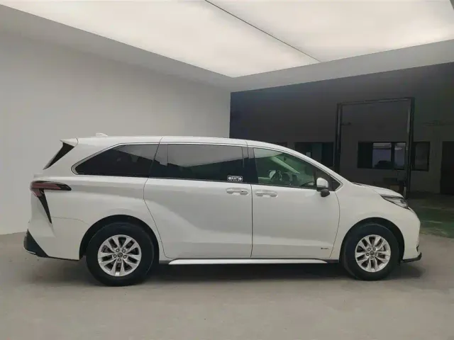 Toyota Granvia — Фото автомобиля 14