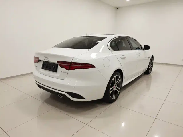 Jaguar XEL — Фото автомобиля 6
