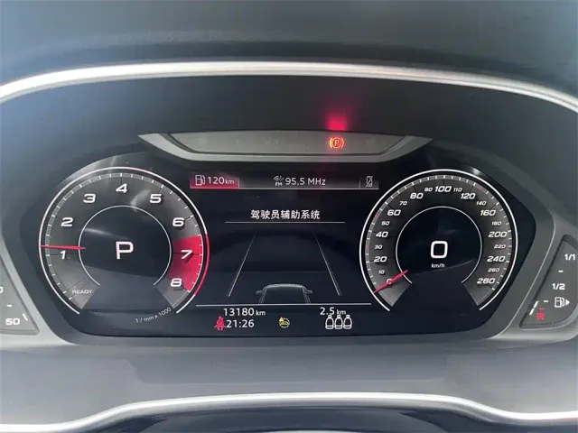 Audi Q3 — Фото автомобиля 10