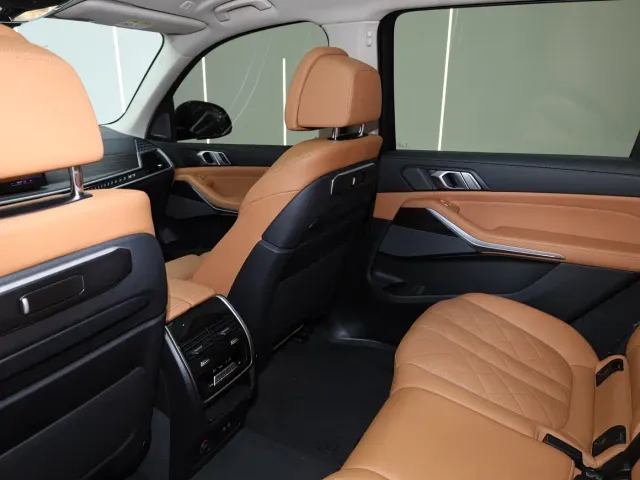 BMW X7 — Фото автомобиля 29