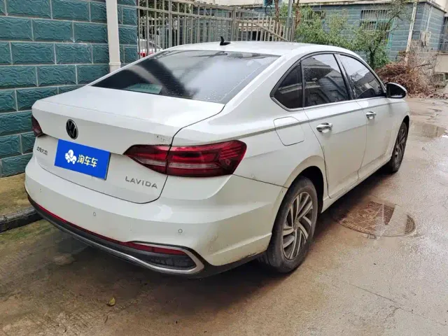Volkswagen Lavida — Фото автомобиля 3