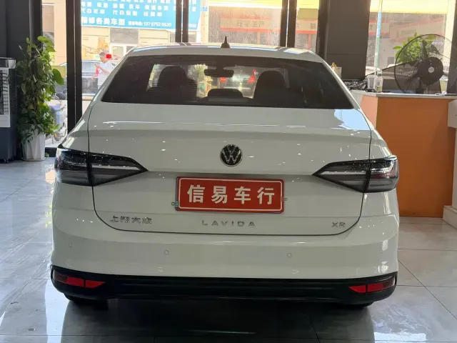 Volkswagen Lavida — Фото автомобиля 6