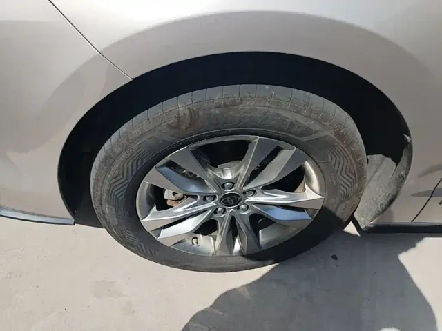 Toyota Sienna — Фото автомобиля 24