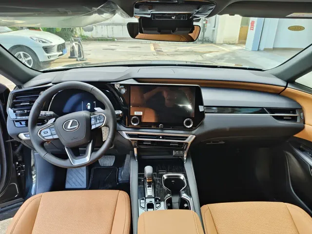 Lexus RX — Фото автомобиля 4