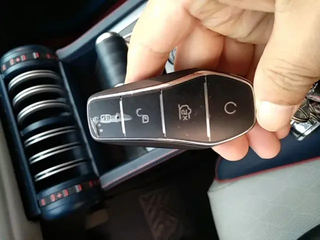 BYD Yuan PLUS — Фото автомобиля 8