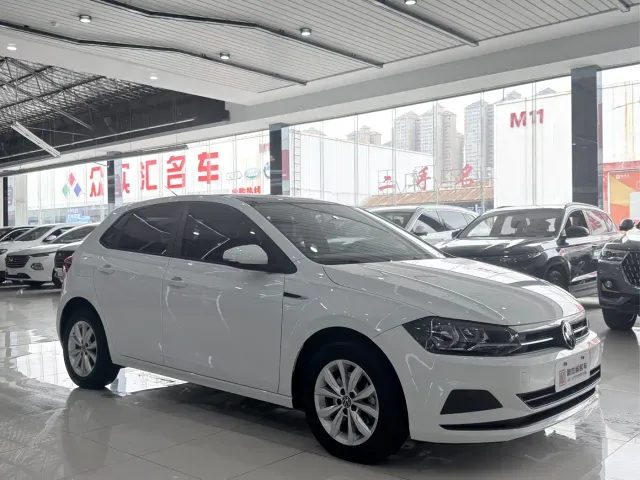 Volkswagen Polo — Фото автомобиля 3