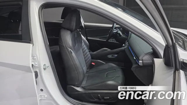 Hyundai Avante CN7 — Фото автомобиля 12