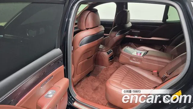 Genesis G90 Бензин 3.5 турбо AWD — Фото автомобиля 11