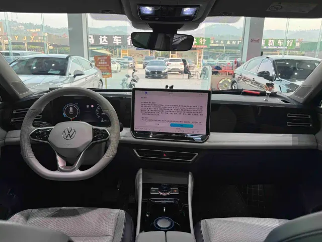 Volkswagen Tiguan L — Фото автомобиля 10