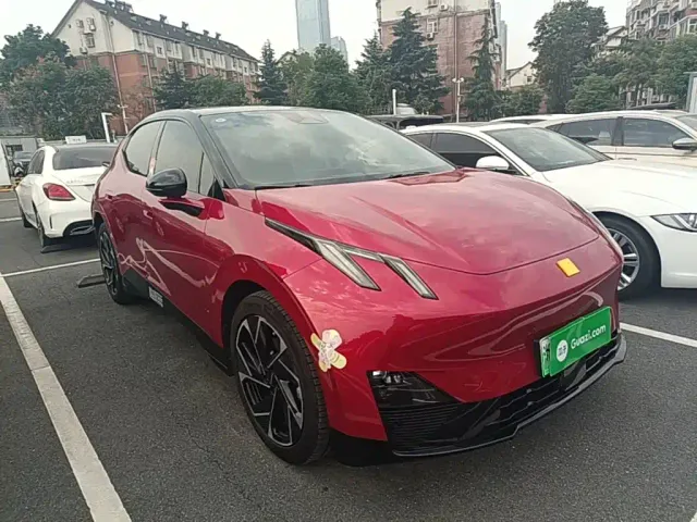 Lynk & Co Z20 — Фото автомобиля 3